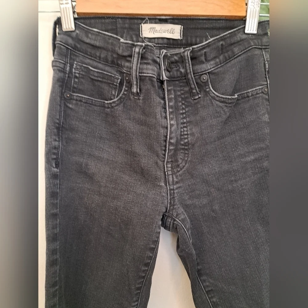 Madewell Black 9" Skinny Distressed Jeans Size 25T - Picture 6 of 8